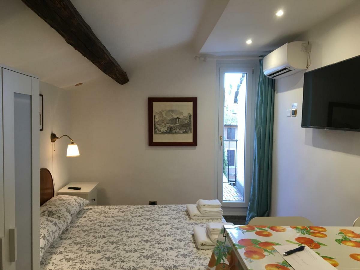 Apartment M9 Pantheon Attic 11 Rom